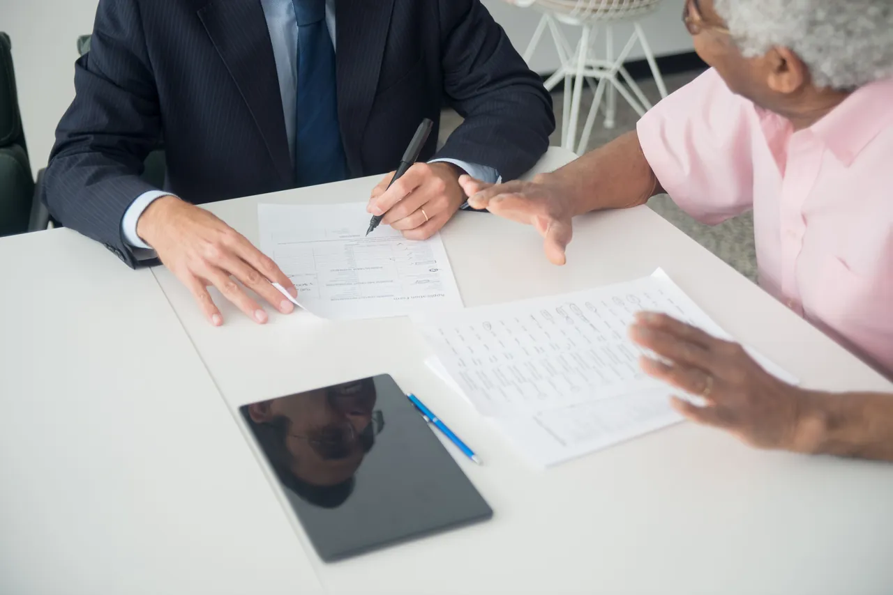A consultant meeting with a client